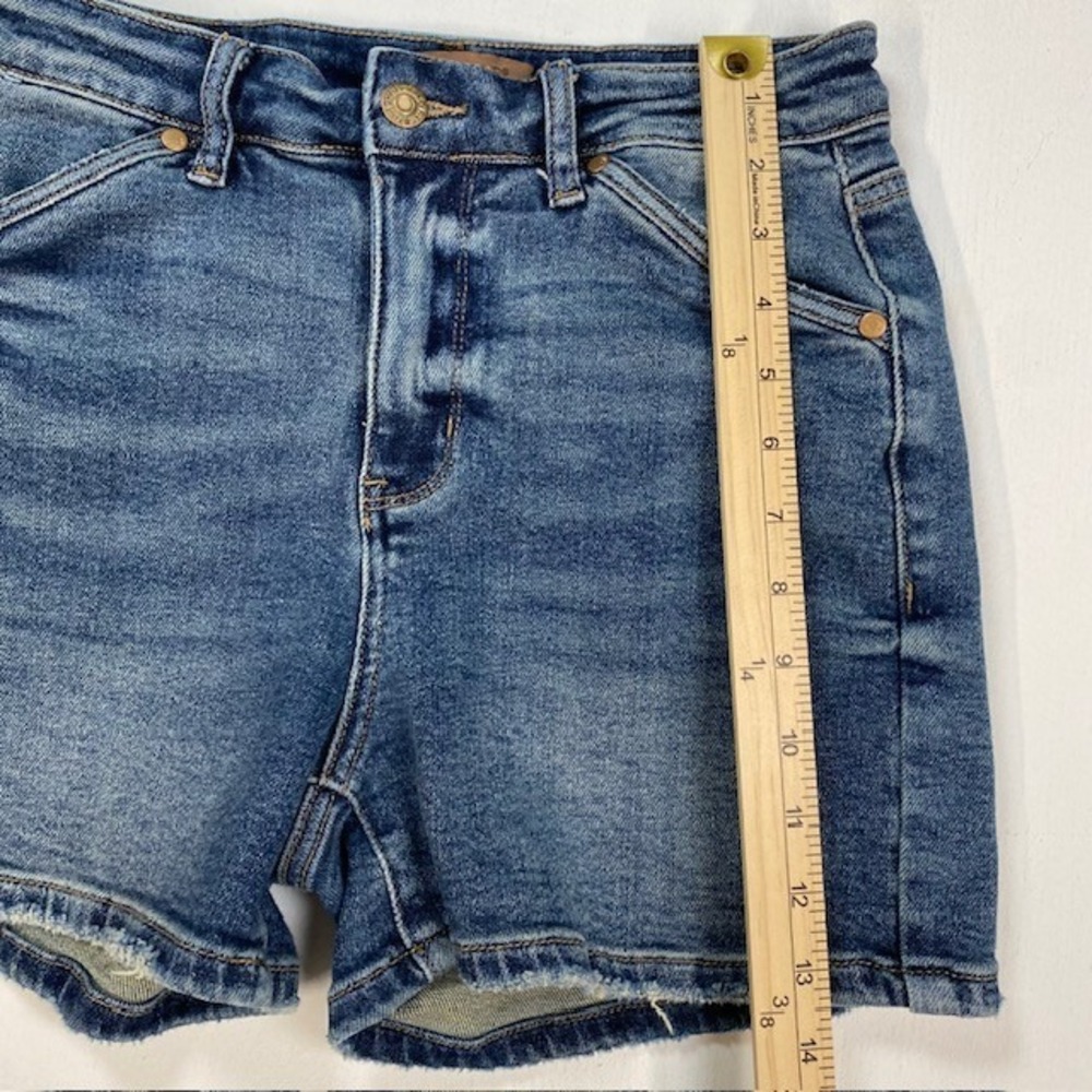 Judy Blue High Rise Medium Wash Raw Hem Denim Shorts JB150301 MD-CO Women Size M - Picture 5 of 10